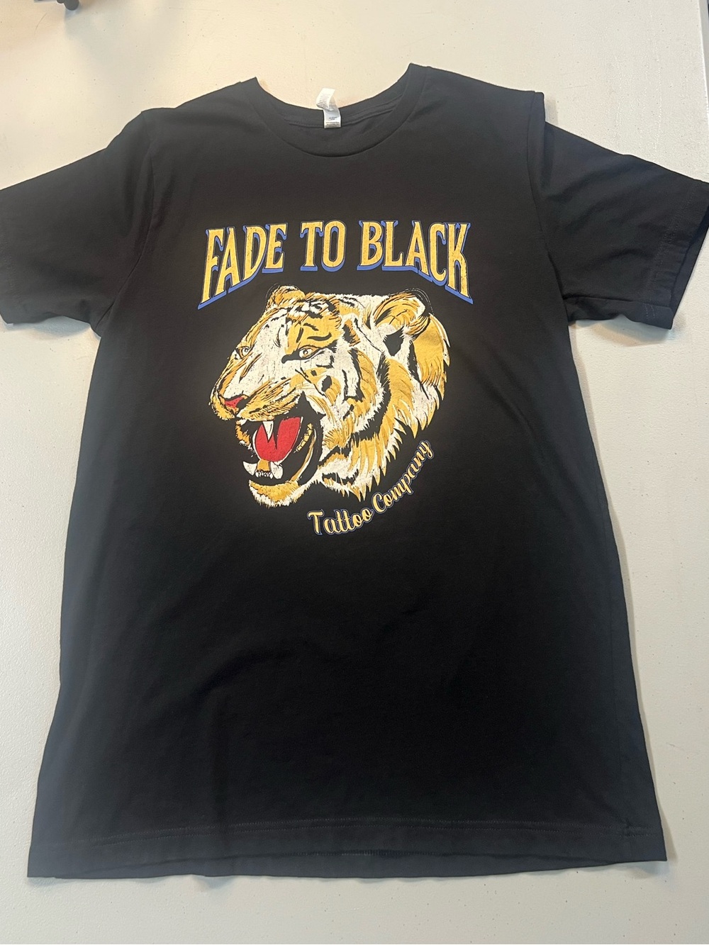 Fade To Black Tattoo Company Tiger Graphic T-Shirt Black Size Large